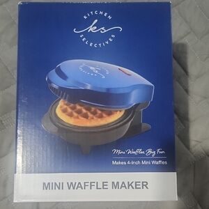 Kitchen Essentials Blue Mini Waffle Maker